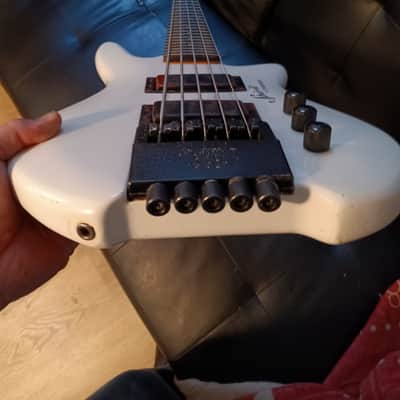 Steinberger Spirit 5 String Bass White image 7