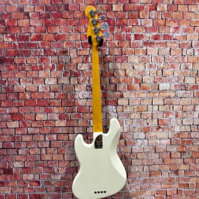 Fender American Pro II Jazz Bass - Olympic White, RW, w/Case image 3