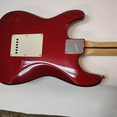 Squier Affinity Series Stratocaster with Rosewood Fretboard 2004 - 2013 - Metallic Red image 12