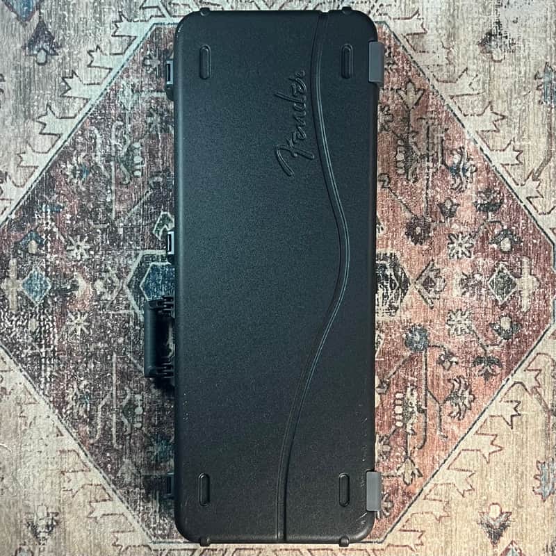 Fender Deluxe Molded Stratocaster / Telecaster Case