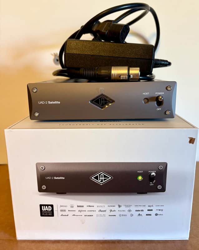 Universal Audio UAD-2 Satellite Thunderbolt 3 OCTO Core Desktop DSP Accelerator
