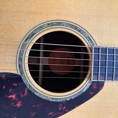 Yamaha LL16D Jumbo Acoustic Guitar - Natural image 3