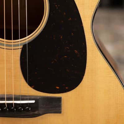 Martin 000-18 Standard Series Acoustic Guitar with Hardshell Case image 13