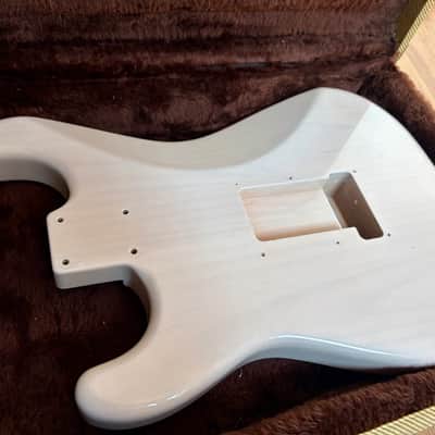 Allparts Stratocaster body - see through blonde image 5