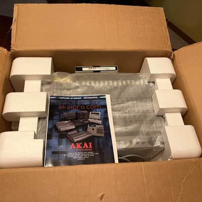 Akai DPS16 Recording Studio - Mint Vintage 24Bit-96KHZ Home Recording Unit. Comes with all the 90s promotionals. VHS, Multiple OEM Manuals, etc. (See Pics) image 3