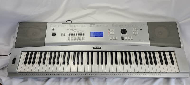 Yamaha DGX-220 Portable Grand Electronic Keyboard & Power Cord 01974 image 1