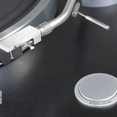 YAMAHA GT-2000 Direct Drive Turntable in Very Good Condition image 19
