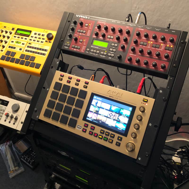 Akai mpc live 19” rack adapter - 3dstudiofurniture image 1