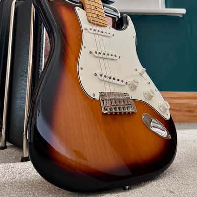 2024 Fender 70th Anniversary Player Stratocaster Two Tone Sunburst image 10
