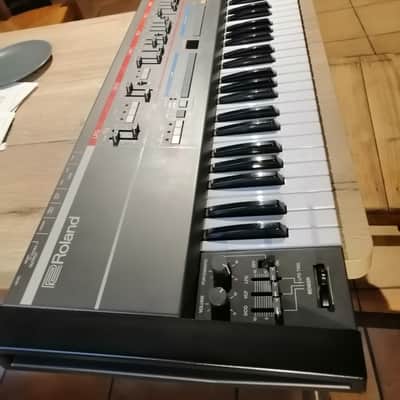 Roland Juno-106 61-Key Programmable Polyphonic Synthesizer 1984 - 1985 - Black image 2
