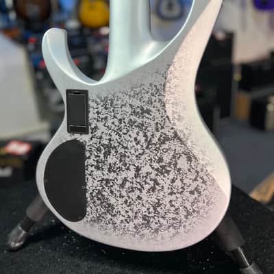 Ibanez 25th-anniversary BTB Standard 6-string Electric Bass - Silver Blizzard Matte FREE PLEK! 988 image 9