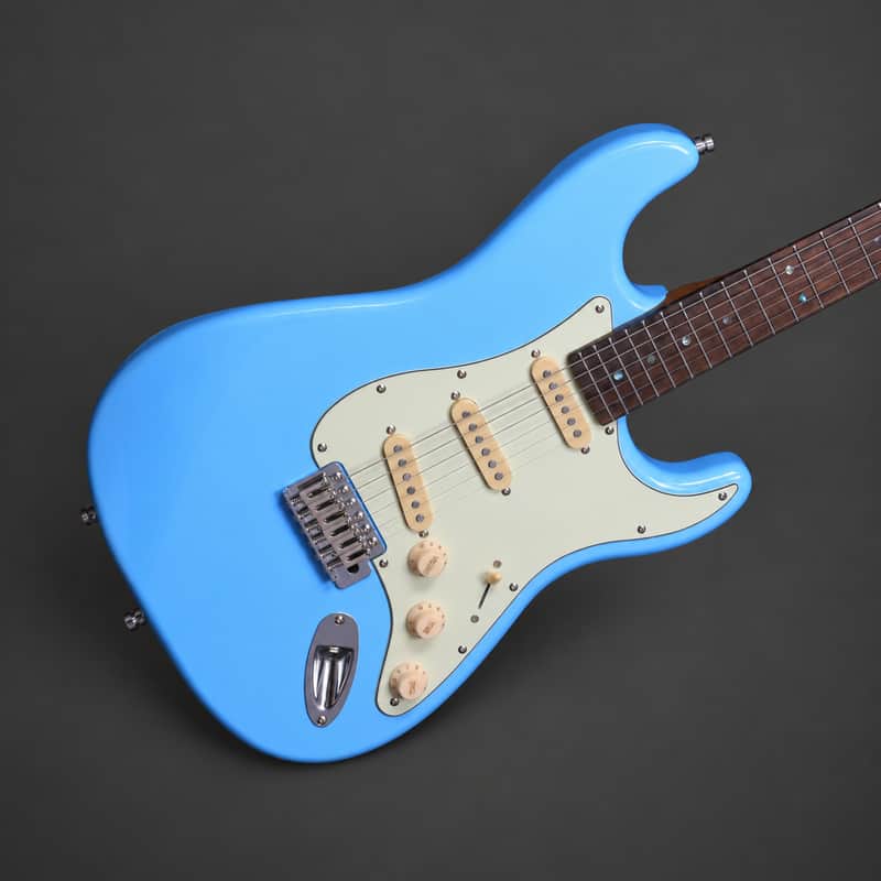 Dhatarattha DST SSS Surf Blue – Roasted Maple Neck, Stainless Steel Frets