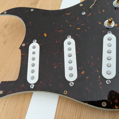Monty's '62 Strat loaded tortoise pickguard image 3