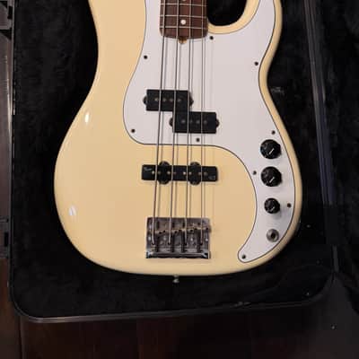 Fender American Deluxe Precision Bass with Rosewood Fretboard 2011 - 2015 - Olympic White image 2