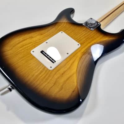 Fender Stratocaster American Series 50th Anniversary 2004 Sunburst image 17