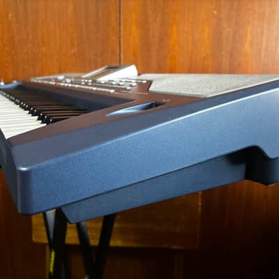 Korg Pa800 - Professional 61-Key Arranger Keyboard with Built-In Speakers w/ bag image 8