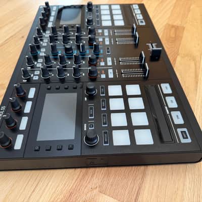 Native Instruments Traktor Kontrol S5 - Black image 10