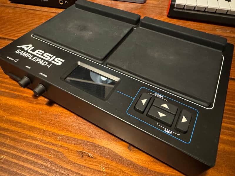 Alesis SamplePad 4 Compact 4-Pad Percussion and Sample-Triggering Instrument 2010s - Black image 1