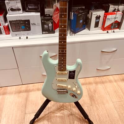 Fender Vintera '60s Stratocaster SF image 3