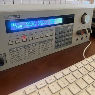 Akai S950 MIDI Digital Sampler 1988 - White image 2