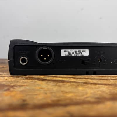 Shure UT UHF Marcad Diversity Wireless Guitar Transmitter and Receiver image 7
