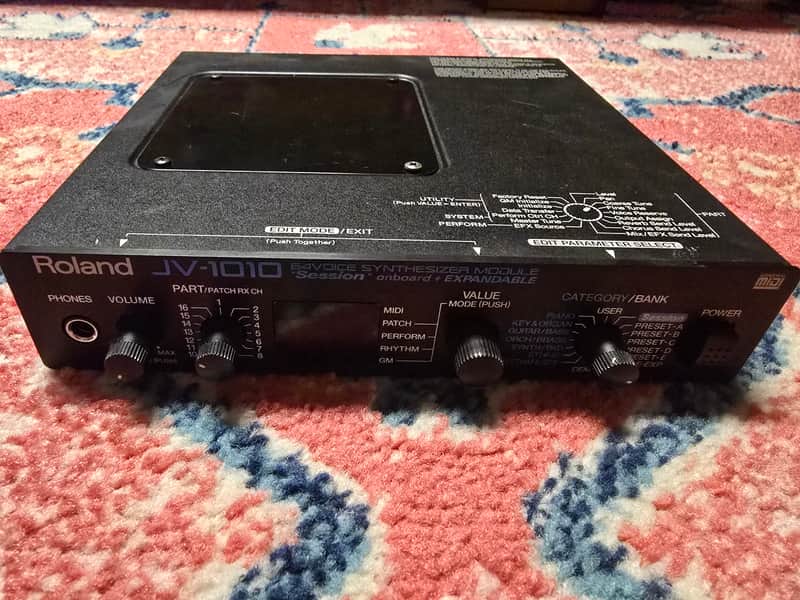 Roland JV-1010 64-Voice Synthesizer Module | Reverb