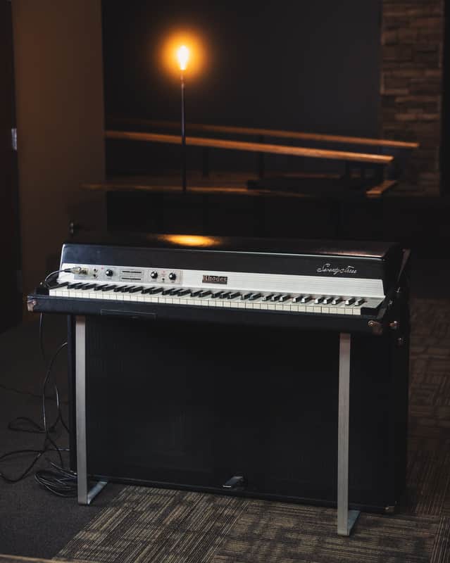 1979 Rhodes Seventy-Three Suitcase Piano – Original Janus Stereo System image 1