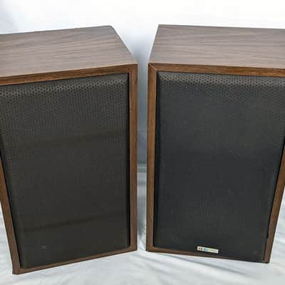 Pair of BIC Venturi Model 22 Vintage 3-Way Speakers - Woodgrain image 3