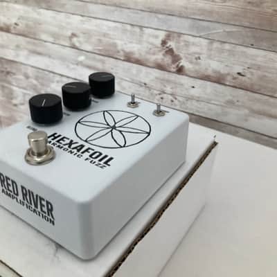 Used Red River Amplification Hexafoil Harmonic Fuzz image 4