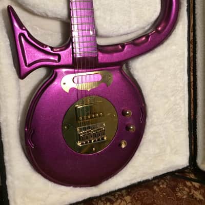 Prince Love symbol guitar clone image 3