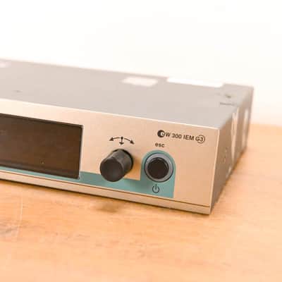 Sennheiser SR 300 IEM G3 Wireless Transmitter 626-668MHz NO POWER SUPPLY CG01ZV2 image 2