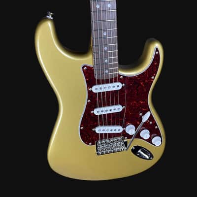 Squier Limited Edition FSR Squier Classic Vibe 60s Strat Electric Guitar in Aztec Gold image 4
