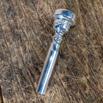 Eastman ETR-420 Trumpet With Case & Mouthpiece image 11