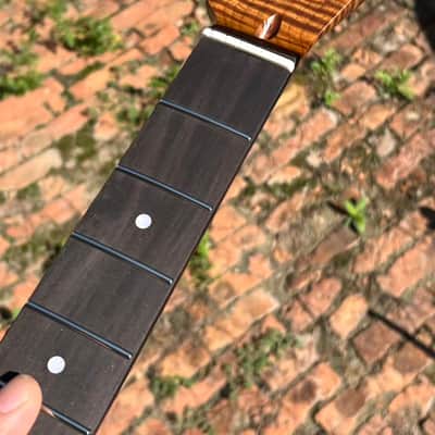 1 Round end stainless steel 22 frets AAAAA 22frets Roasted flame Maple guitar neck 25.5 inch white dot satin Rosewood image 5