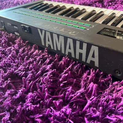 1980s Yamaha DX-21 FM Keyboard Synthesizer image 13