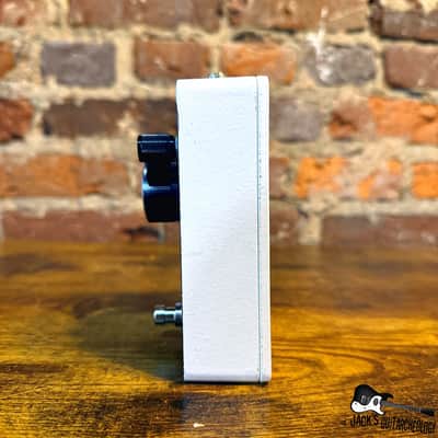 Chimera Mechanical Black Wall Octave Fuzz Pedal (*NEW* - Navy Sparkle/White) image 2
