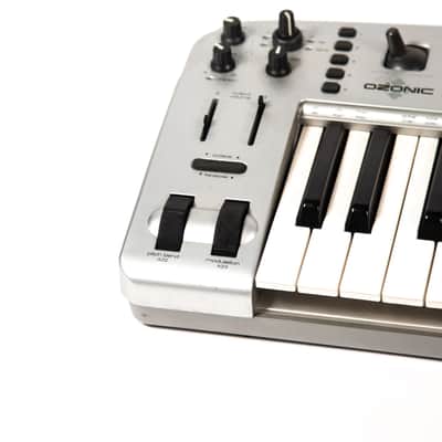 M-Audio Ozonic MIDI Controller Owned By Mike Campbell image 5