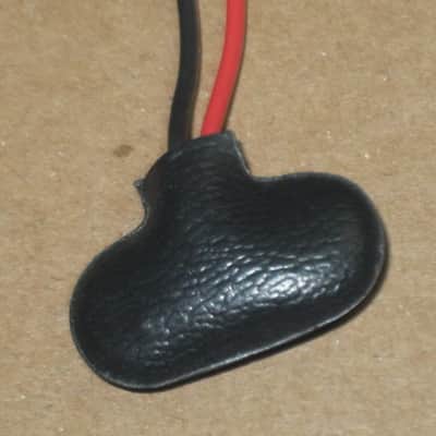 3 used genuine BOSS older battery clips (1 GRAY, early 1980s / 2 BLACK - one late from 1980s, other from 1990s) (NO pedals) - also including 2 new NON Boss battery clips, 2 extra wires, 2 pieces heat shrink tubing (AS IS / FINAL SALE- read description) image 18