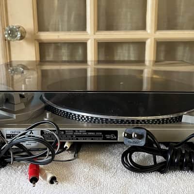 Vintage Technics SL-B200- Auto Return Turntable-Great Working Condition - Silver image 6