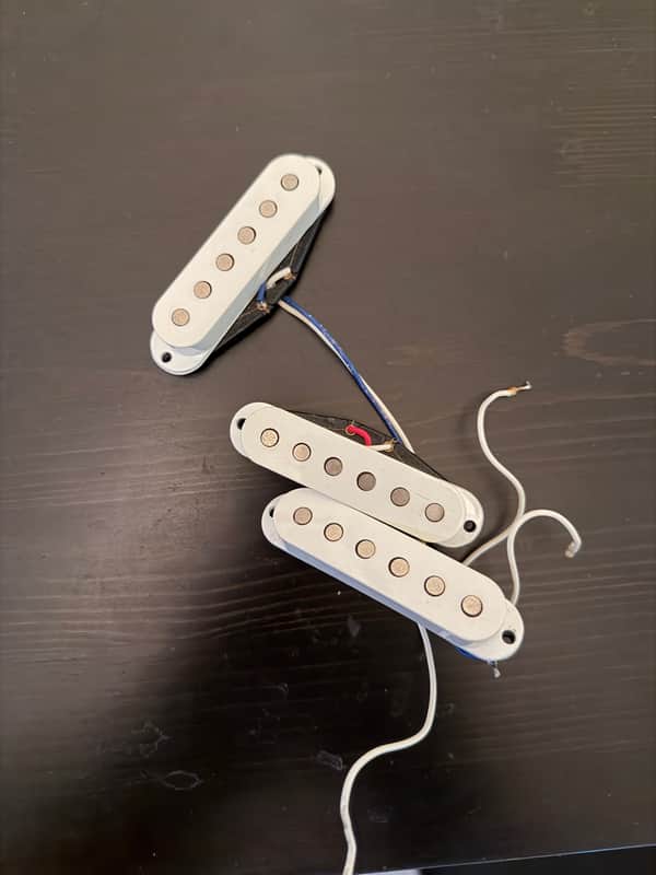 Fender American Standard Stratocaster Pickups 1999 - Parchment image 1