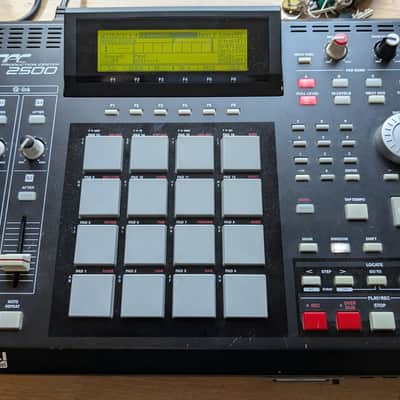 Akai MPC2500 Music Production Center 2005 - 2013 - Black