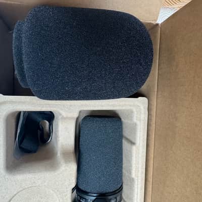 Shure SM7B Cardioid Dynamic Microphone 2001 - Present - Black image 4