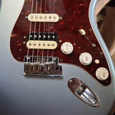 Fender American Elite Stratocaster HSS Shawbucker with Maple Fretboard 2019 - Satin Ice Blue Metallic image 7