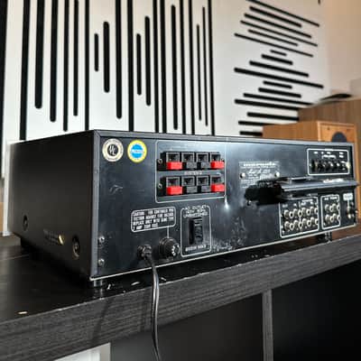 Marantz Model 2218 18-Watt Stereo Solid-State Receiver 1978 - 1979 - Silver with Wood Case image 11