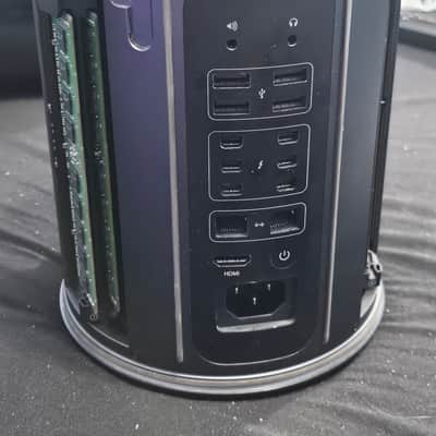 Apple Mac Pro 2013 - Black image 7