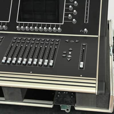 DiGiCo S21 48-Channel Digital Audio Mixing Console with Road Case CG0072B image 3
