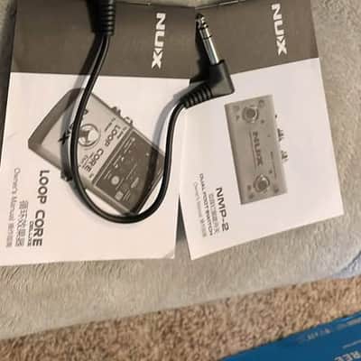 NuX Loop Core Deluxe Bundle - 24-Bit Looper Pedal w/ NMP-2 Dual Footswitch 2019 silver image 5