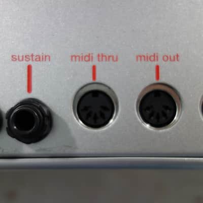Alesis Micron 2000s - Silver image 10