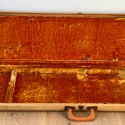1950's Fender Musicmaster, Duo-Sonic Brown Guitar Case, Great Case for Your Guitar ! ! image 2