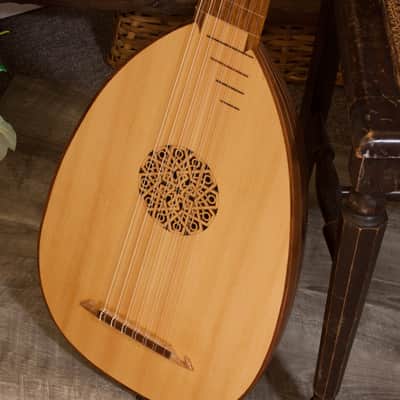 Roosebeck LT7DRSN-1 Deluxe 7-Course Lute Sheesham/Walnut with Gig Bag image 5